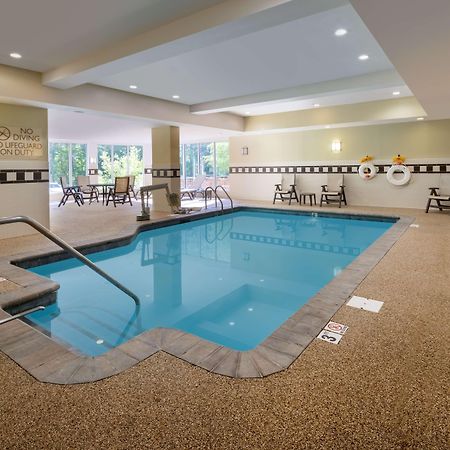 Hilton Garden Inn Mystic/גרוטון מראה חיצוני תמונה