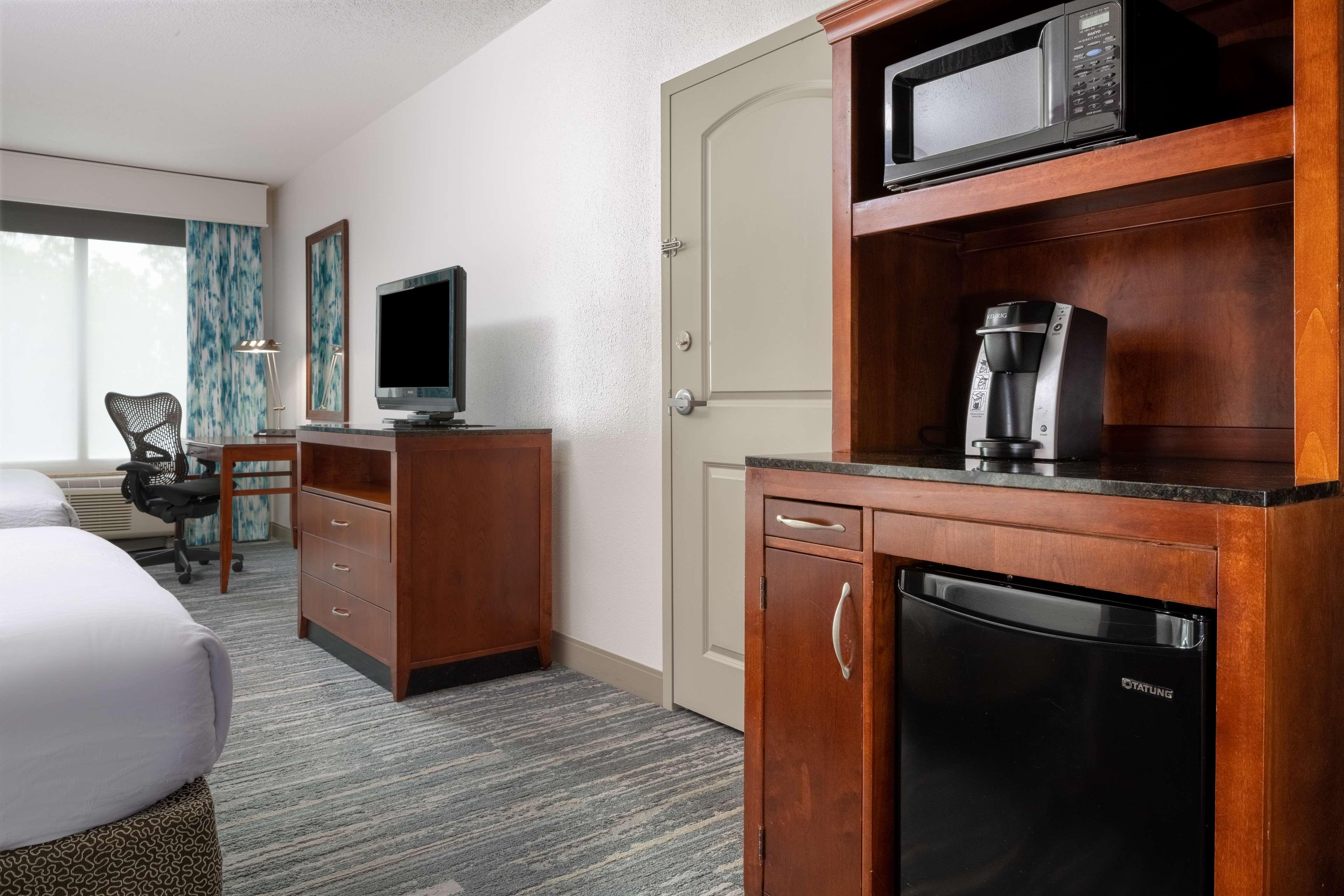 Hilton Garden Inn Mystic/גרוטון מראה חיצוני תמונה