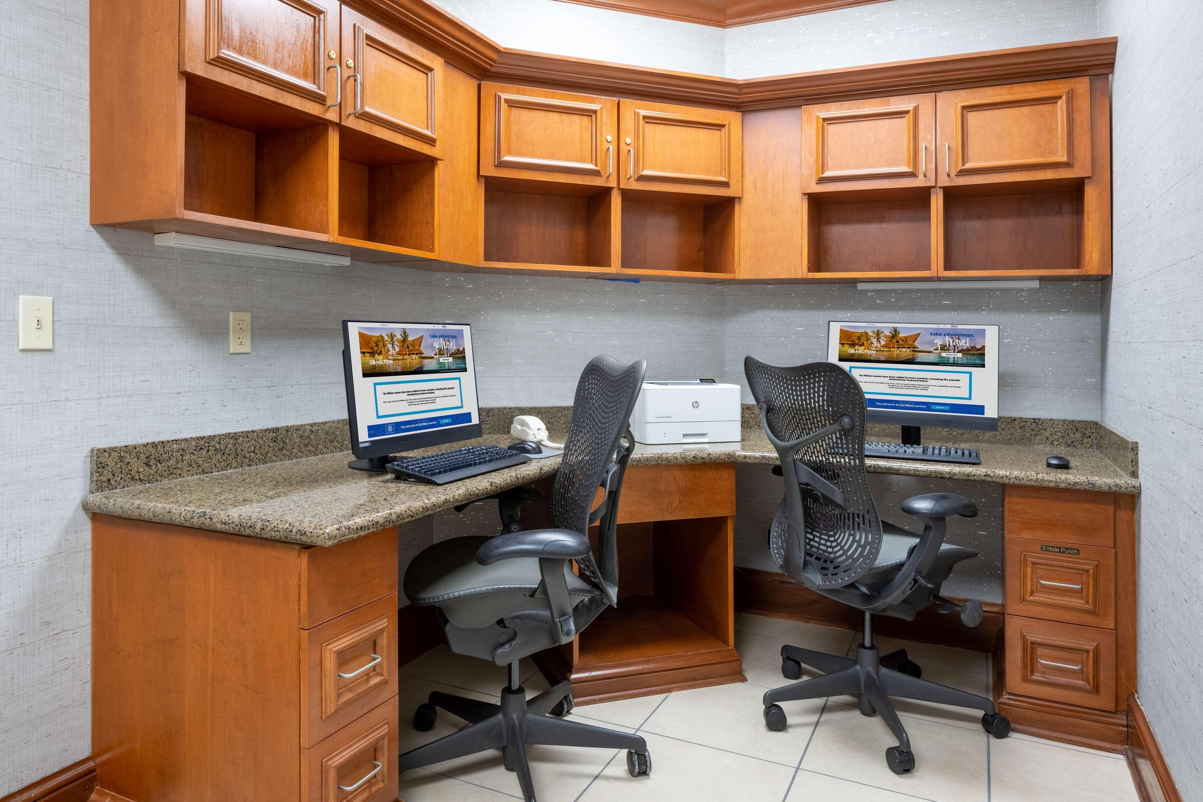 Hilton Garden Inn Mystic/גרוטון מראה חיצוני תמונה