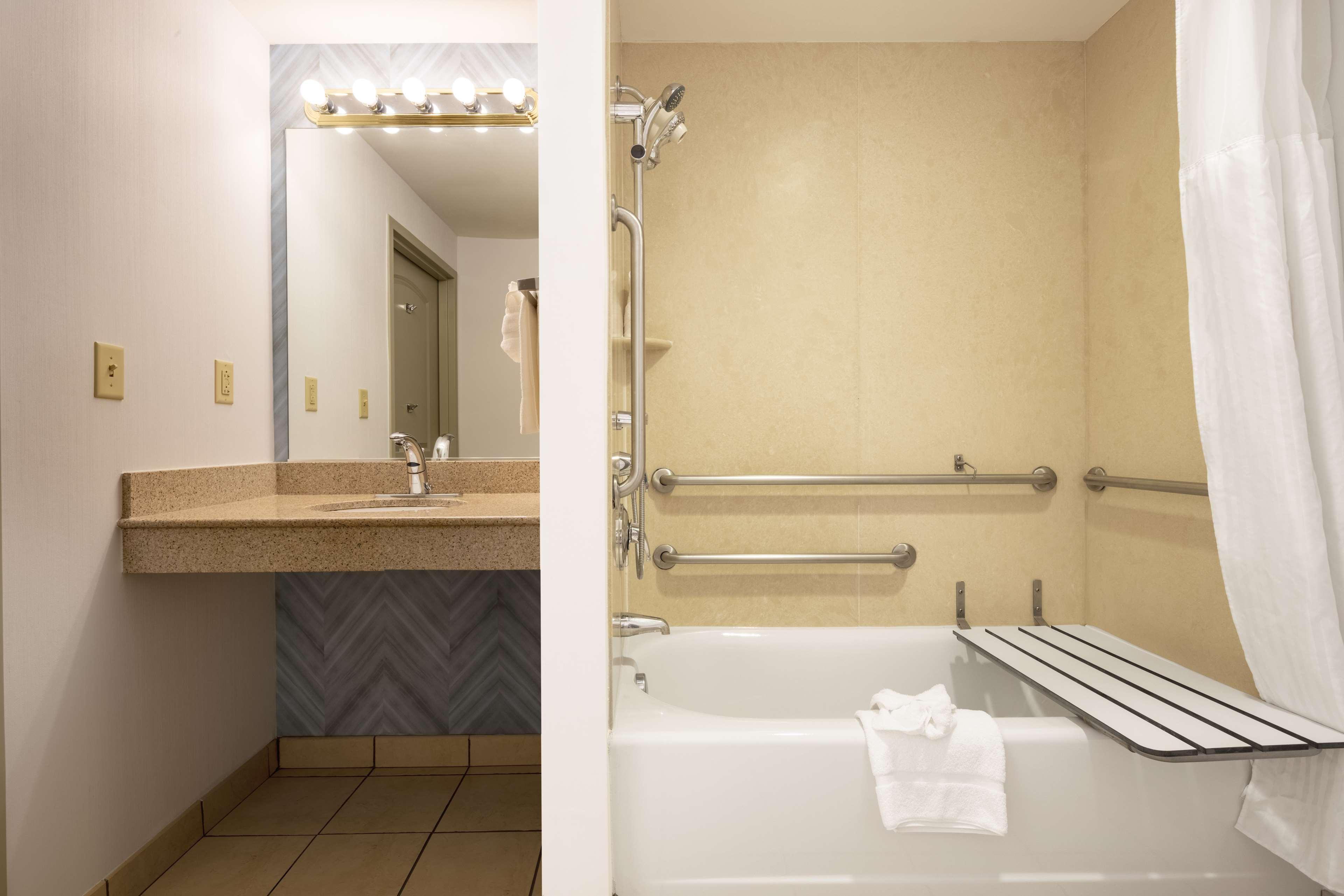 Hilton Garden Inn Mystic/גרוטון מראה חיצוני תמונה