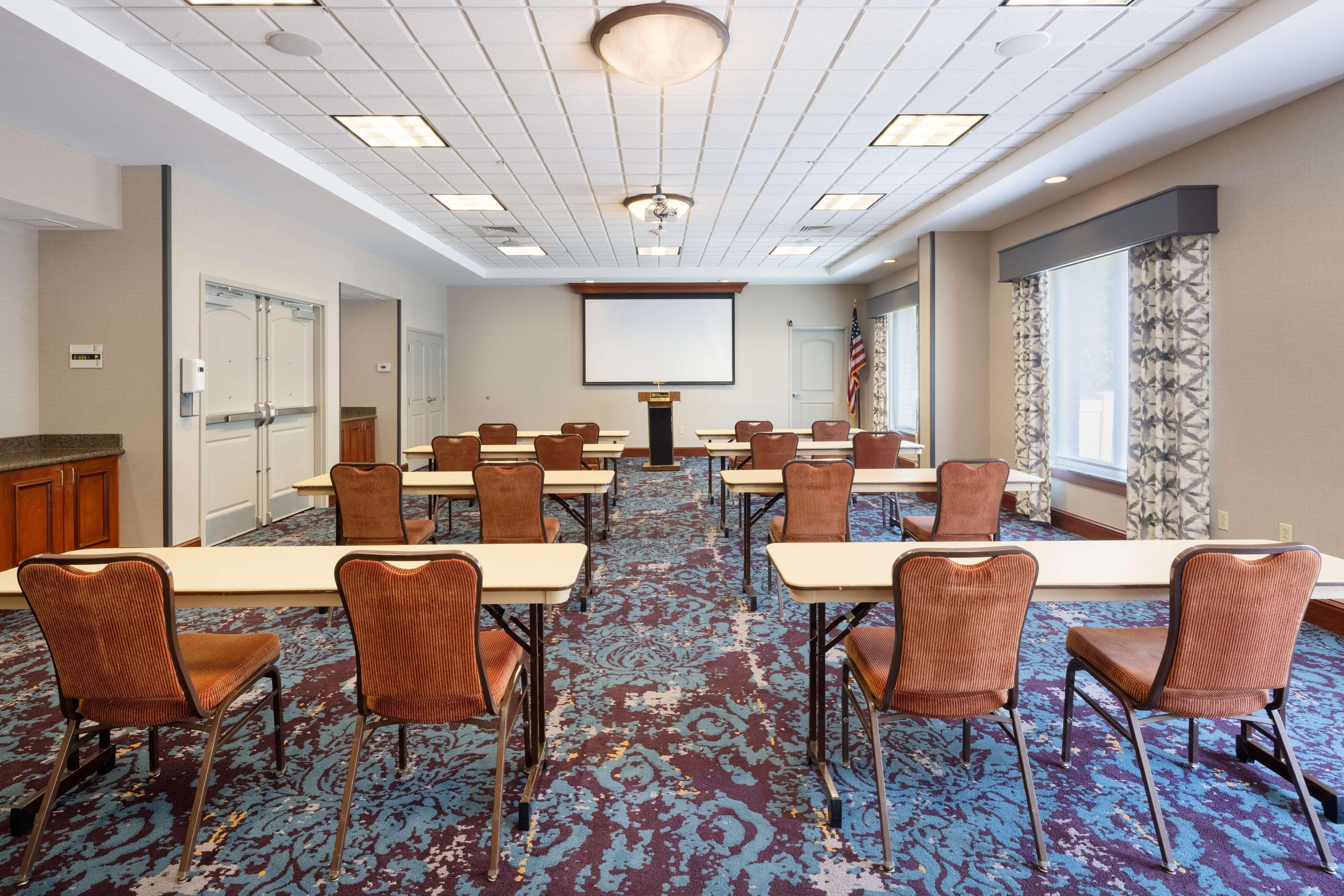 Hilton Garden Inn Mystic/גרוטון מראה חיצוני תמונה