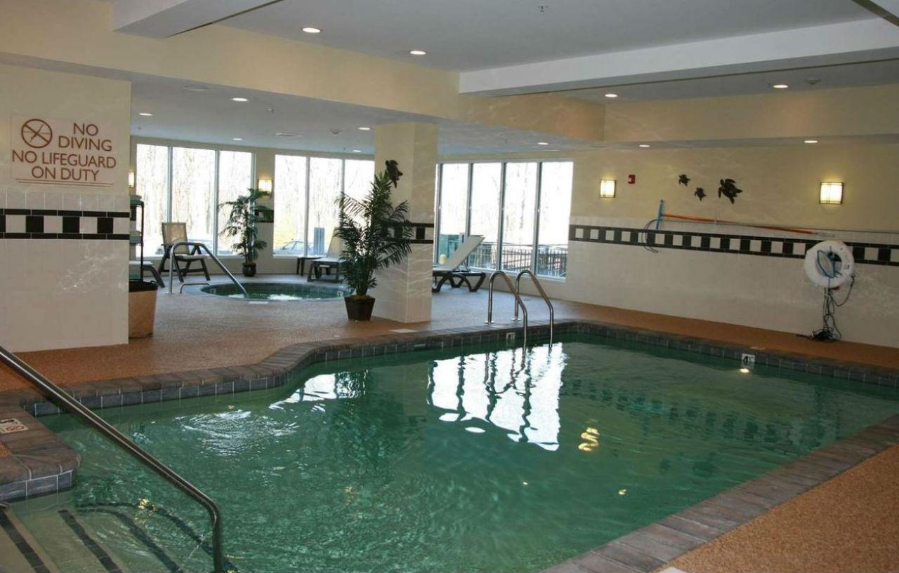 Hilton Garden Inn Mystic/גרוטון מראה חיצוני תמונה