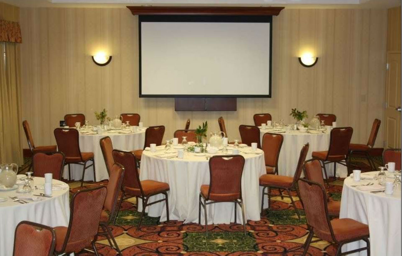 Hilton Garden Inn Mystic/גרוטון מראה חיצוני תמונה